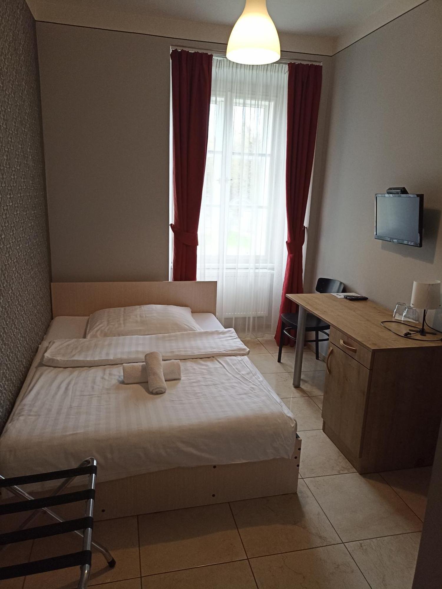 Penzion U Tri Statkaru Dobris Buitenkant foto